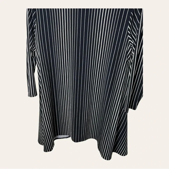 0240. Alfani TUNIC STRIPES BLACK/WHITE IN COLOR ALINE STYLE SIZE MEDIUM - Picture 9 of 9